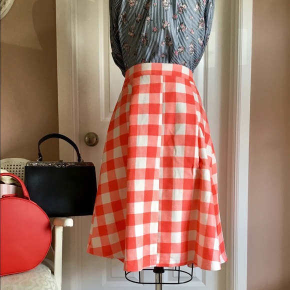 County Club Check Plaid pleaded Skirt - Picture 4 of 5